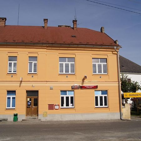 Penzion Modry Jelen Vidnava Luaran gambar